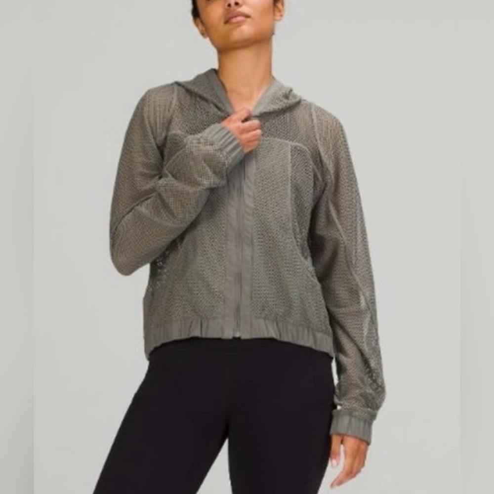 Lululemon Sage Green Relaxed Fit Mesh Jacket Size 6